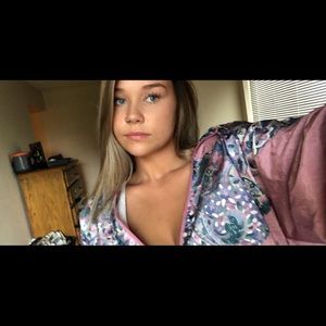 Meet your Posher, Angela